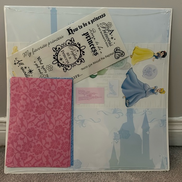Creative Memories Disney Princess paper pack. - Picture 1 of 4
